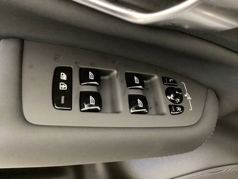 New 2026 Volvo XC90 B6 Plus w/ Protection Package Premier image 18
