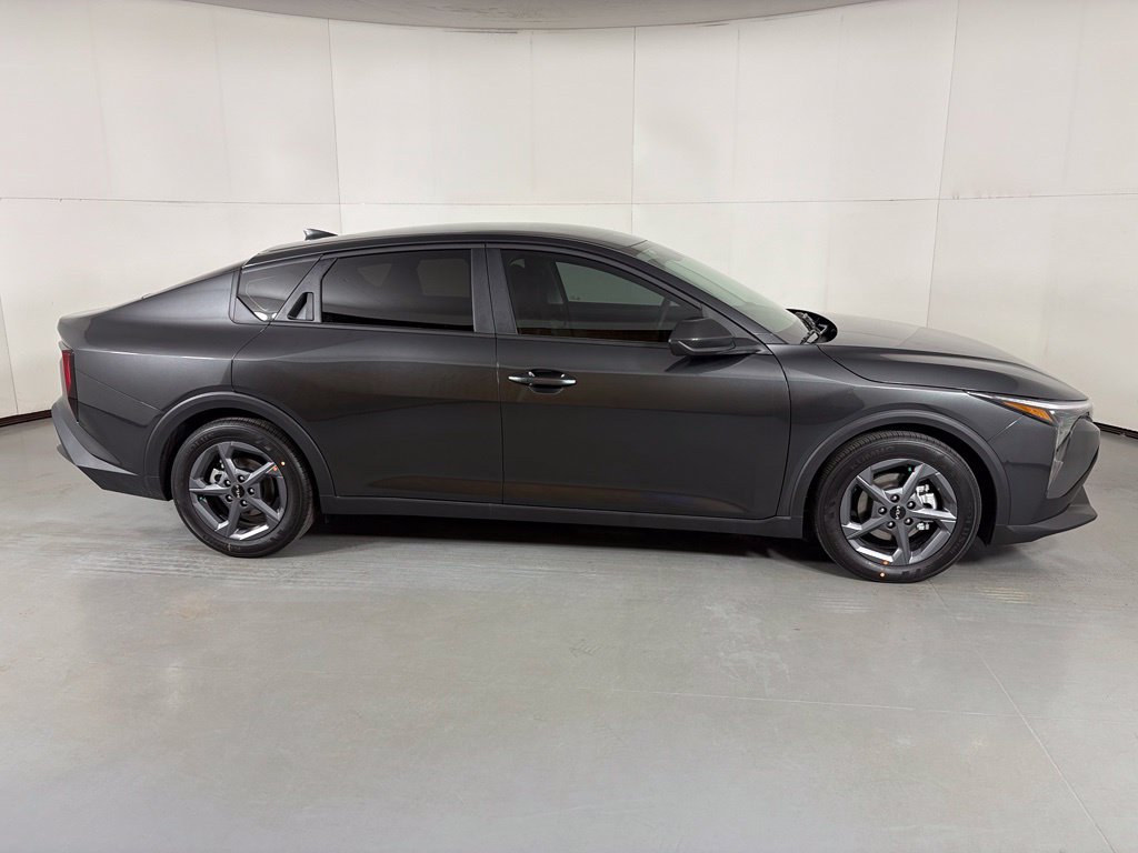 New 2026 Kia K4 FWD image 9