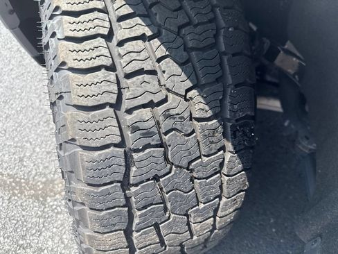 Used 2020 Jeep Grand Cherokee Altitude AWD/4WD image 9