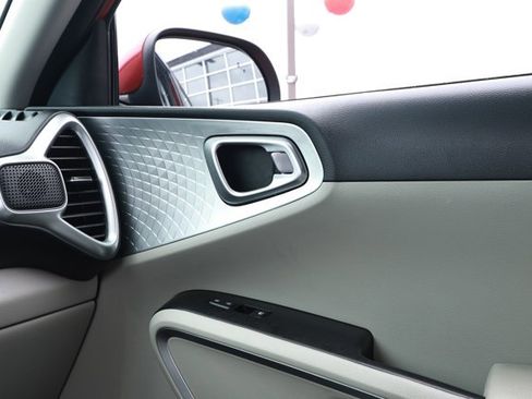 Used 2023 Kia Soul LX w/ LX Technology Package FWD image 24