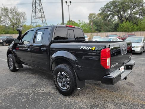Used 2018 Nissan Frontier PRO-4X image 6