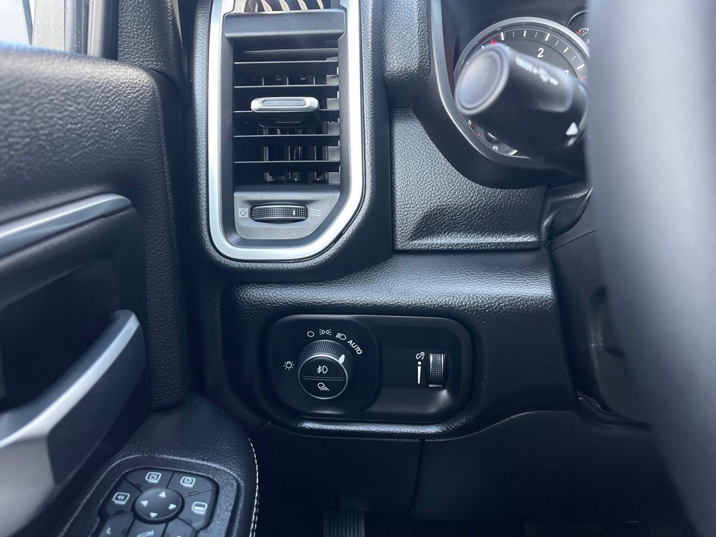 New 2027 RAM 3500 Big Horn AWD/4WD image 22