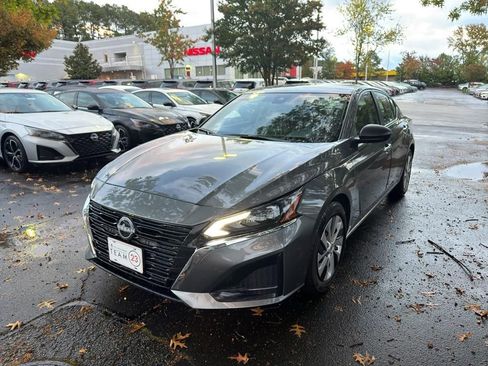 Certified 2025 Nissan Altima 2.5 S image 3