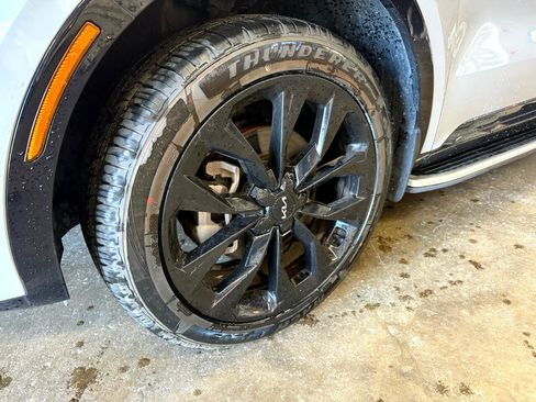 Used 2022 Kia Sorento SX image 10