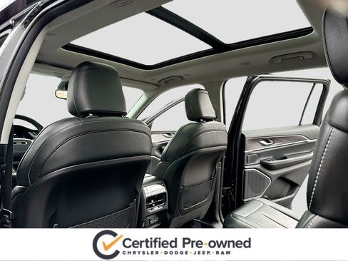 Certified 2023 Jeep Grand Cherokee L Limited w/ Trailer Tow Group (B) image 7