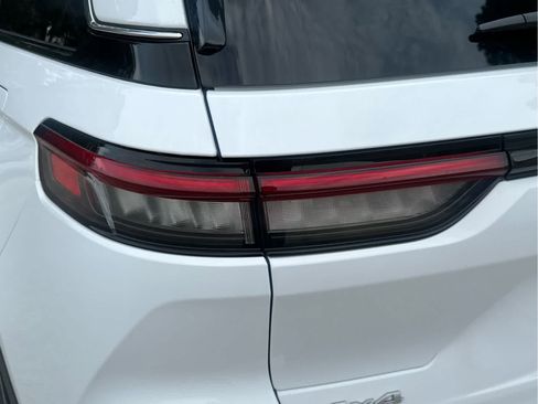 New 2025 Jeep Grand Cherokee Limited w/ Luxury Tech Group II image 24