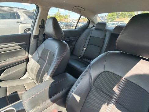 Used 2024 Nissan Altima 2.5 SR FWD image 19