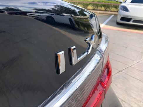 Used 2019 Acura ILX FWD image 10
