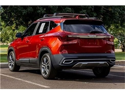 Used 2023 Kia Seltos S w/ Navigation Package image 11