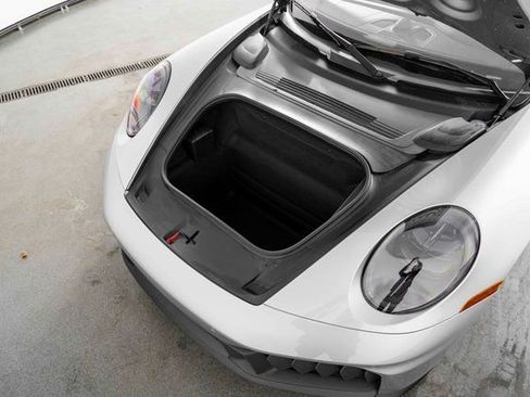 Used 2025 Porsche 911 Carrera GTS image 27