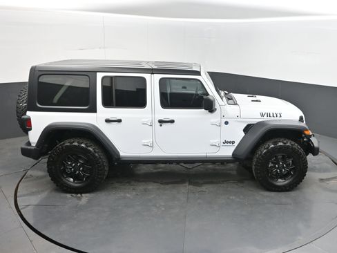 Used 2024 Jeep Wrangler Unlimited AWD/4WD image 39