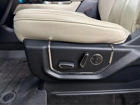 Used 2019 Ford Expedition Max Platinum AWD/4WD image 36