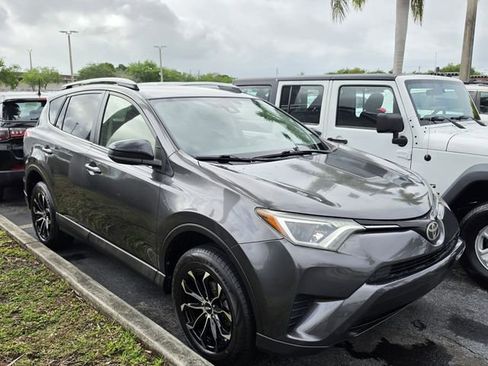 Used 2017 Toyota RAV4 LE image 2