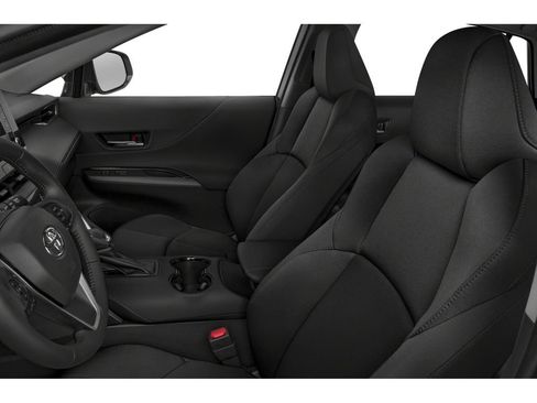 Used 2021 Toyota Venza LE AWD/4WD image 8