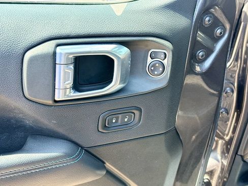 Used 2022 Jeep Wrangler Unlimited Rubicon 4xe w/ Dual Top Group AWD/4WD image 19