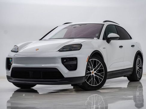 Certified 2025 Porsche Macan 4 Electric AWD/4WD image 1