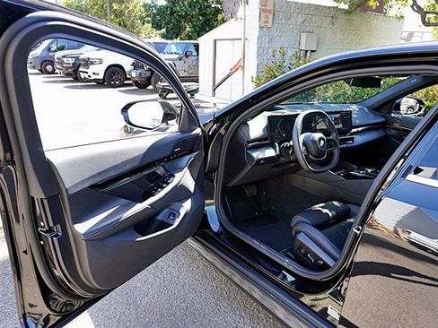 Used 2026 BMW 530i w/ Premium Package RWD image 40