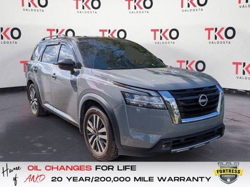 Certified 2022 Nissan Pathfinder Platinum w/ Cargo Package FWD image 1