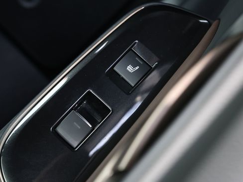 Used 2024 Toyota Crown AWD/4WD image 35