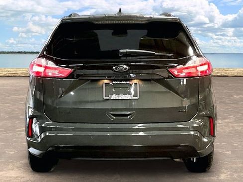 Used 2022 Ford Edge SE w/ Black Appearance Package image 5