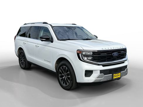 Certified 2025 Ford Expedition Platinum AWD/4WD image 7