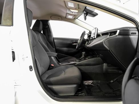 Used 2020 Toyota Corolla LE FWD image 33