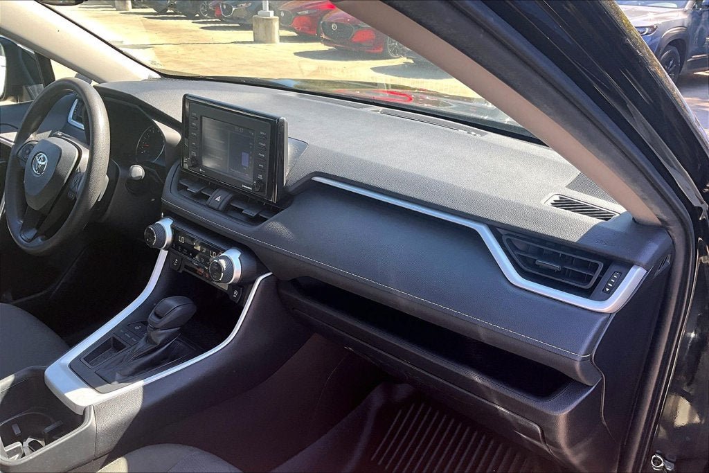 Used 2022 Toyota RAV4 XLE FWD image 15
