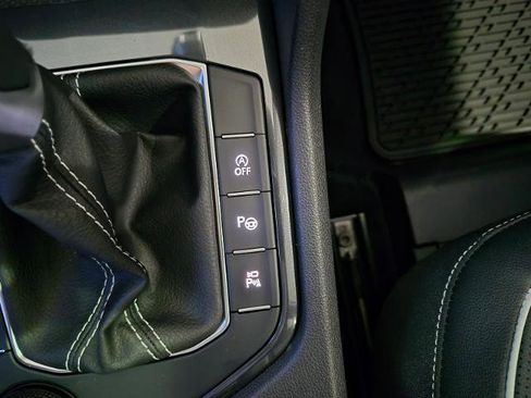 Used 2024 Volkswagen Tiguan SEL R-Line image 21