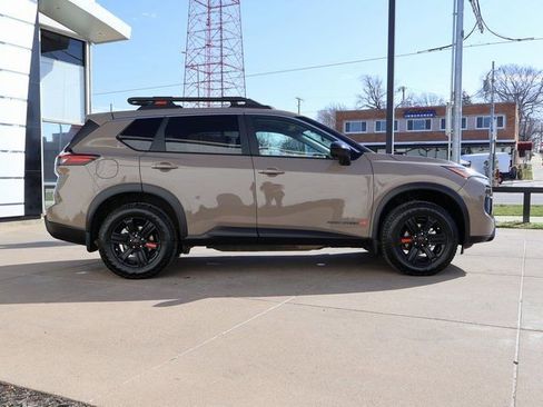 Used 2026 Nissan Rogue SV image 9