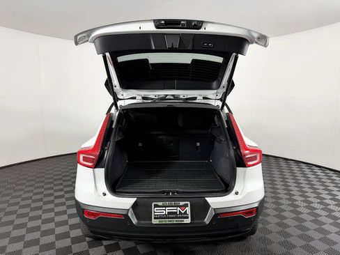 Used 2021 Volvo XC40 P8 Recharge w/ Advanced Package AWD/4WD image 13