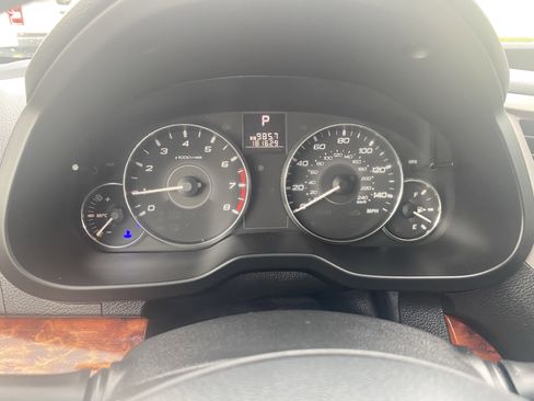 Used 2012 Subaru Outback 2.5i Limited image 11