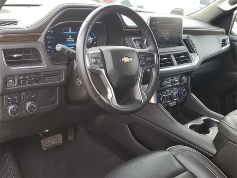 Used 2024 Chevrolet Suburban Premier image 20