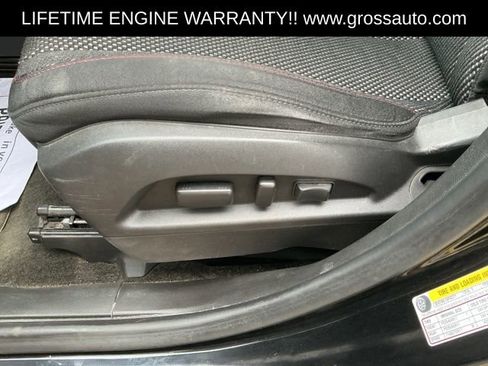 Used 2017 Chevrolet Equinox LT w/ Convenience Package image 11