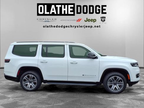 Used 2024 Jeep Wagoneer Series II AWD/4WD image 30