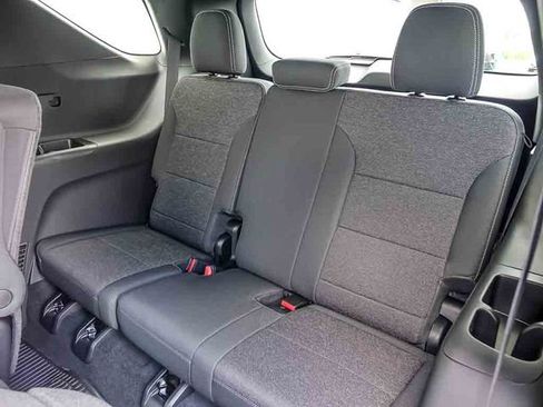 New 2026 Chevrolet Traverse LT w/ LPO, Floor Liner Package FWD image 18