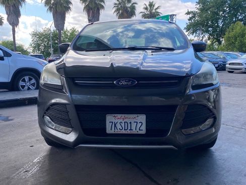 Used 2015 Ford Escape SE FWD image 3