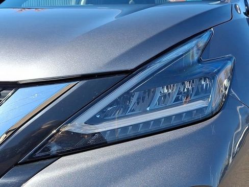 Used 2023 Nissan Murano SV AWD/4WD image 9