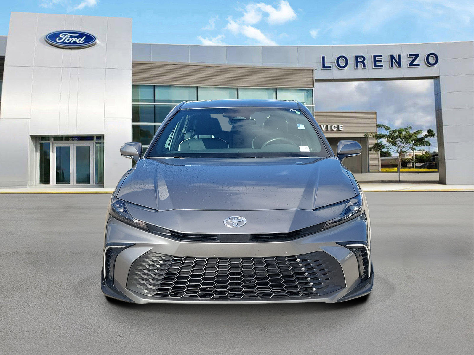 Used 2026 Toyota Camry SE FWD image 2