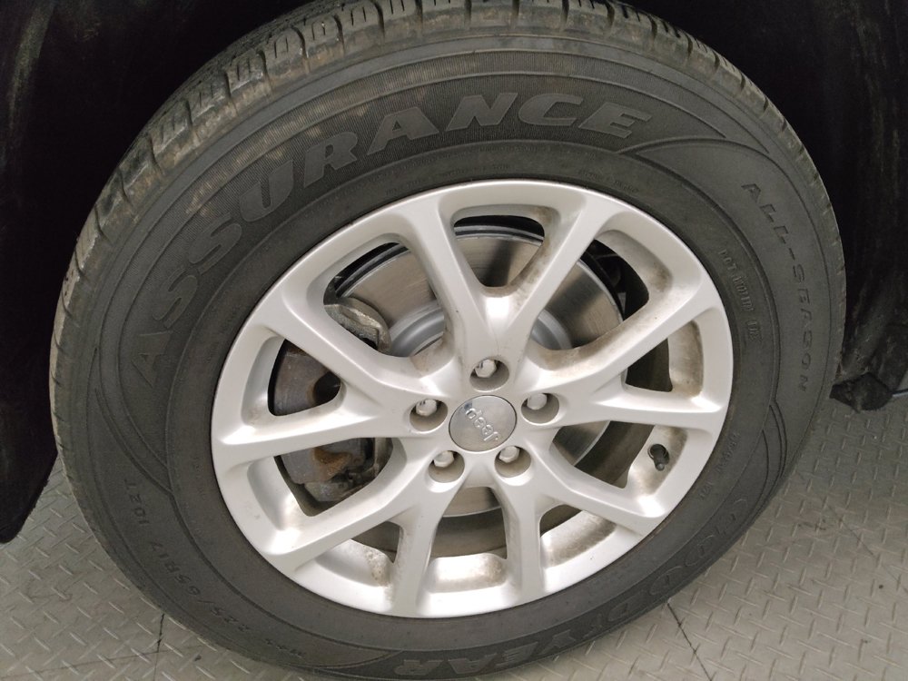 Used 2014 Jeep Cherokee Latitude w/ Comfort/Convenience Group AWD/4WD image 31