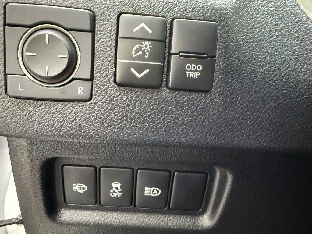 Used 2020 Lexus GX 460 Premium w/ Premium Package AWD/4WD image 23