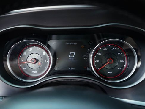 Used 2021 Dodge Charger SXT w/ Leather Interior Group image 6