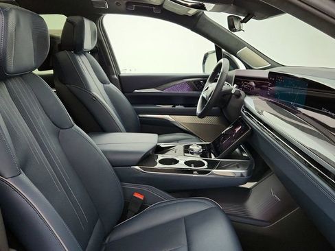 Used 2025 Cadillac Escalade IQ Luxury 2 image 31