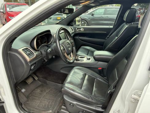 Used 2017 Jeep Grand Cherokee Limited w/ Luxury Group II AWD/4WD image 9