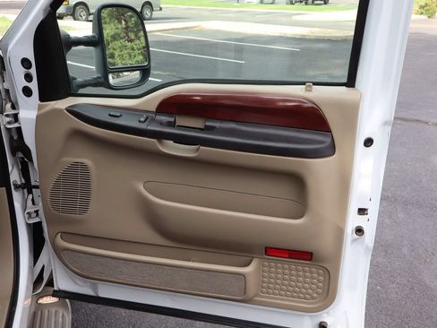 Used 2005 Ford Excursion Eddie Bauer AWD/4WD image 28