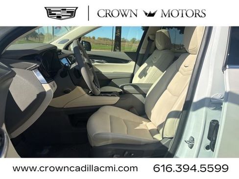 New 2025 Cadillac XT6 Premium Luxury image 13