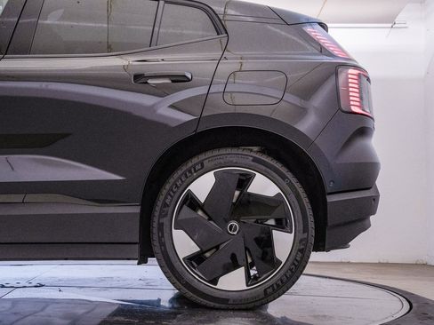 New 2025 Volvo EX30 Ultra w/ Protection Package Premier image 11