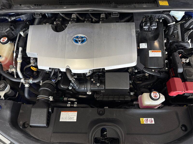 Used 2018 Toyota Prius Three FWD image 11