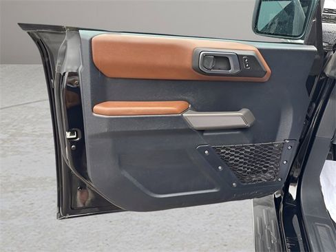 Used 2023 Ford Bronco Outer Banks image 6