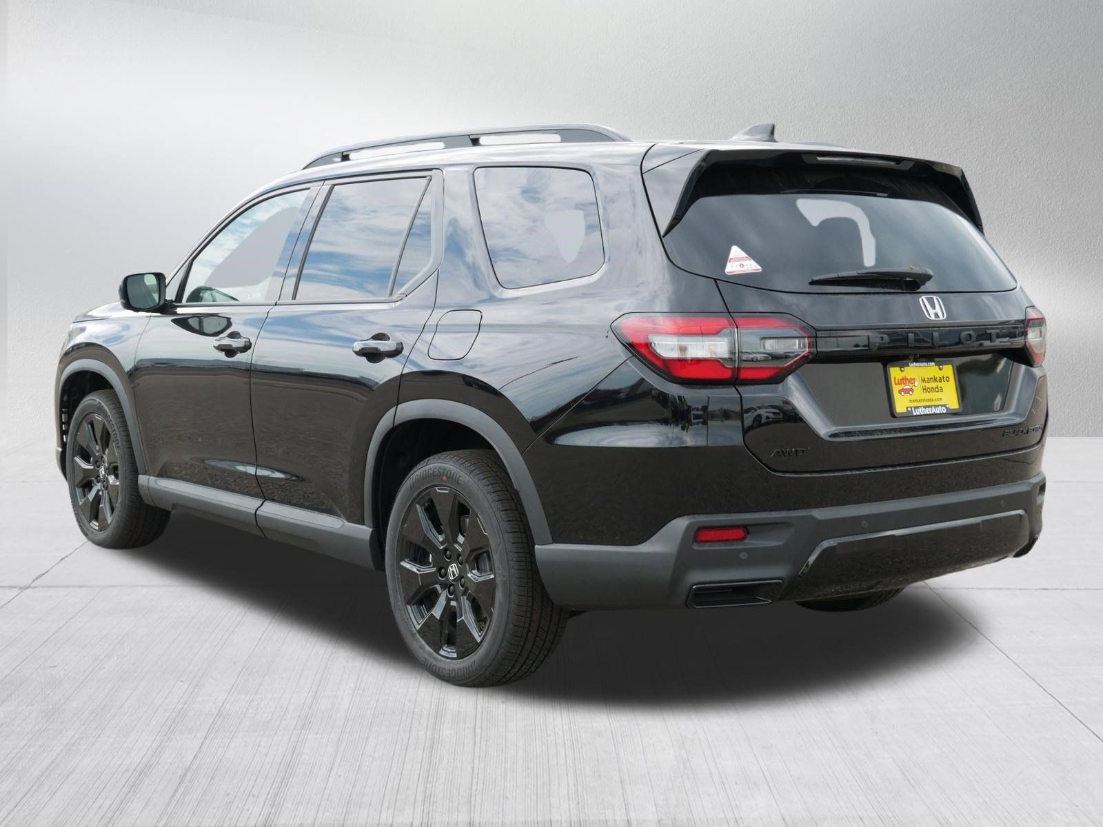 New 2026 Honda Pilot Black Edition image 3