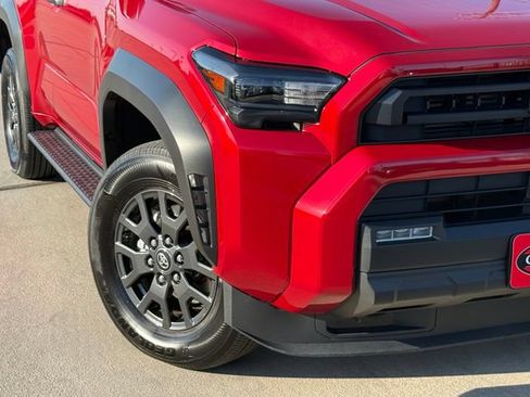 Used 2025 Toyota 4Runner SR5 AWD/4WD image 6